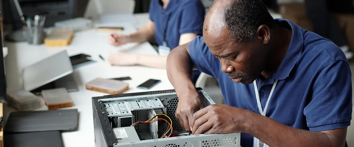 computer repair on Dundas Street